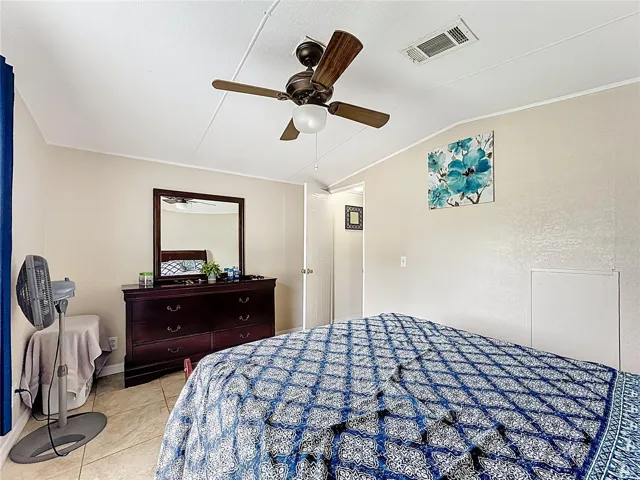 SECOND ROOM