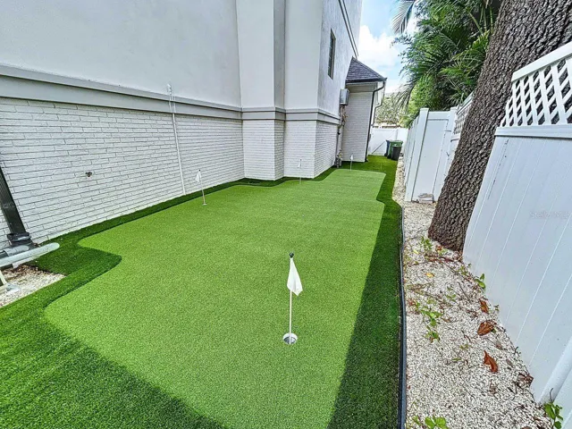 Putting green