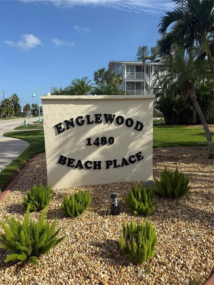 ENGLEWOOD BEACH CONDOS ENTRANCE