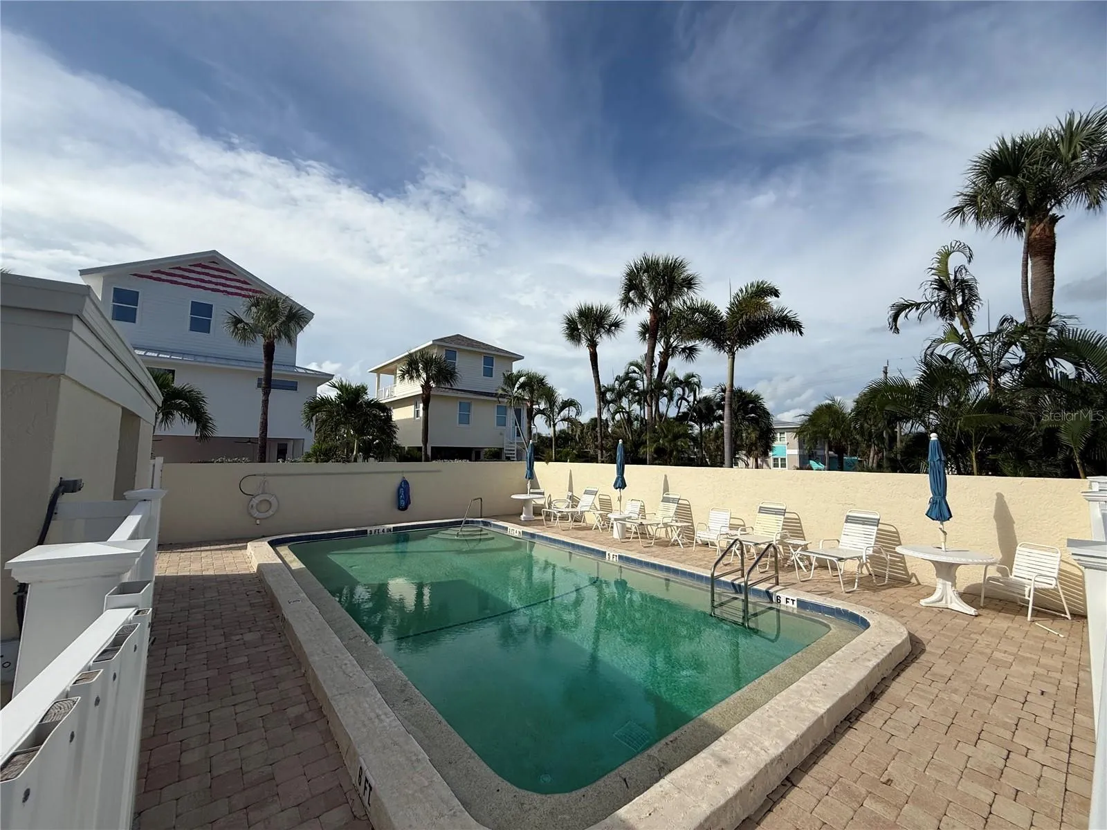 COMMUNITY HEATED POOL