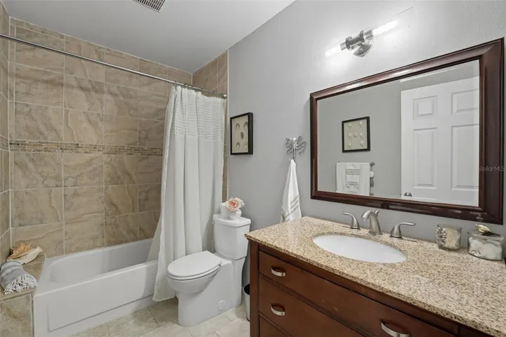 Hall/Guest bath