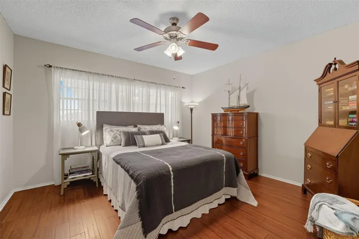 Guest bedroom