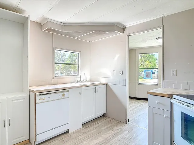 large kitchen nice and open