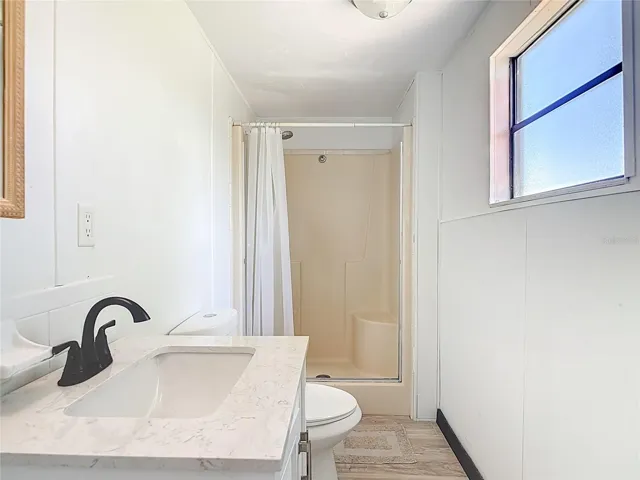 main bedroom ensuite