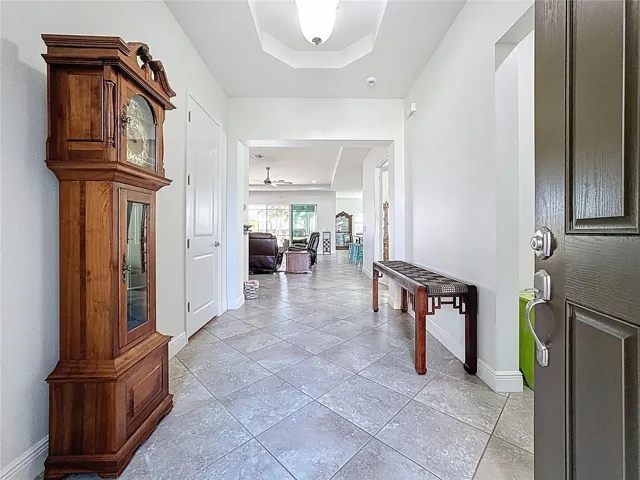 Open Foyer w/ Tile