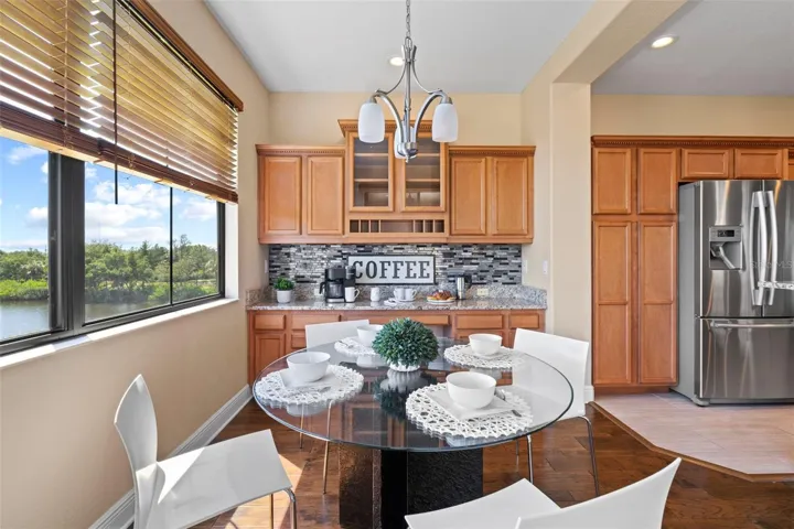 Beautiful Casual Dining Area