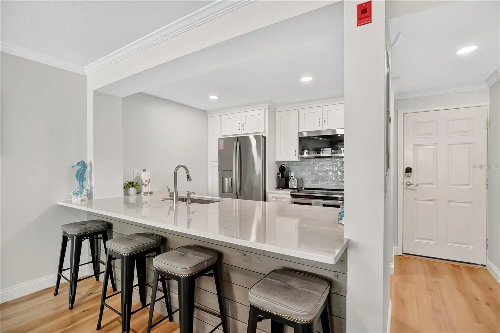 Kitchen with Eat in Counter