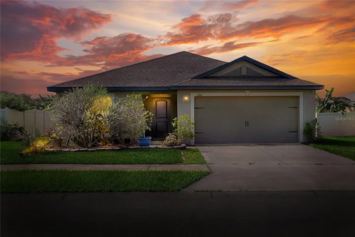 Come see this beautiful Home in a quite Central Florida neighborhood