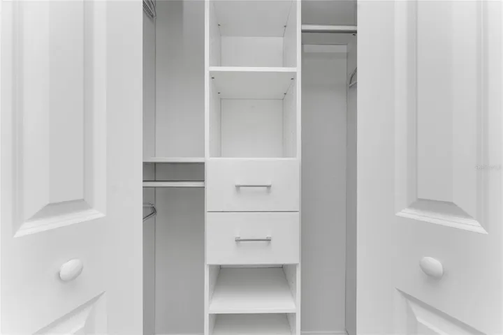 Custom Closet Bedroom 3