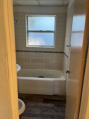 Apt  Bath