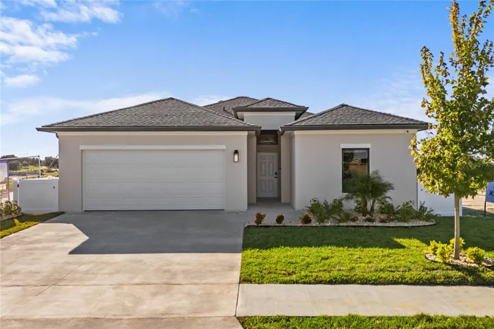 All photos are of a model home and are provided as reference only. Collections may vary. Please visit our sales center for additional information on finishes in our move in ready inventory