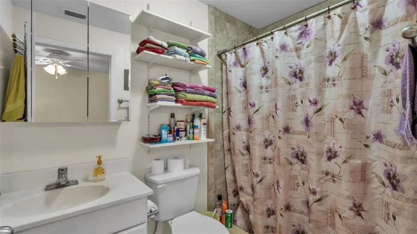 Bathroom in the 2/1 apartment