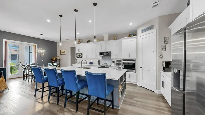 Kitchen bright