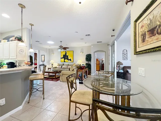 eat in Kitchen