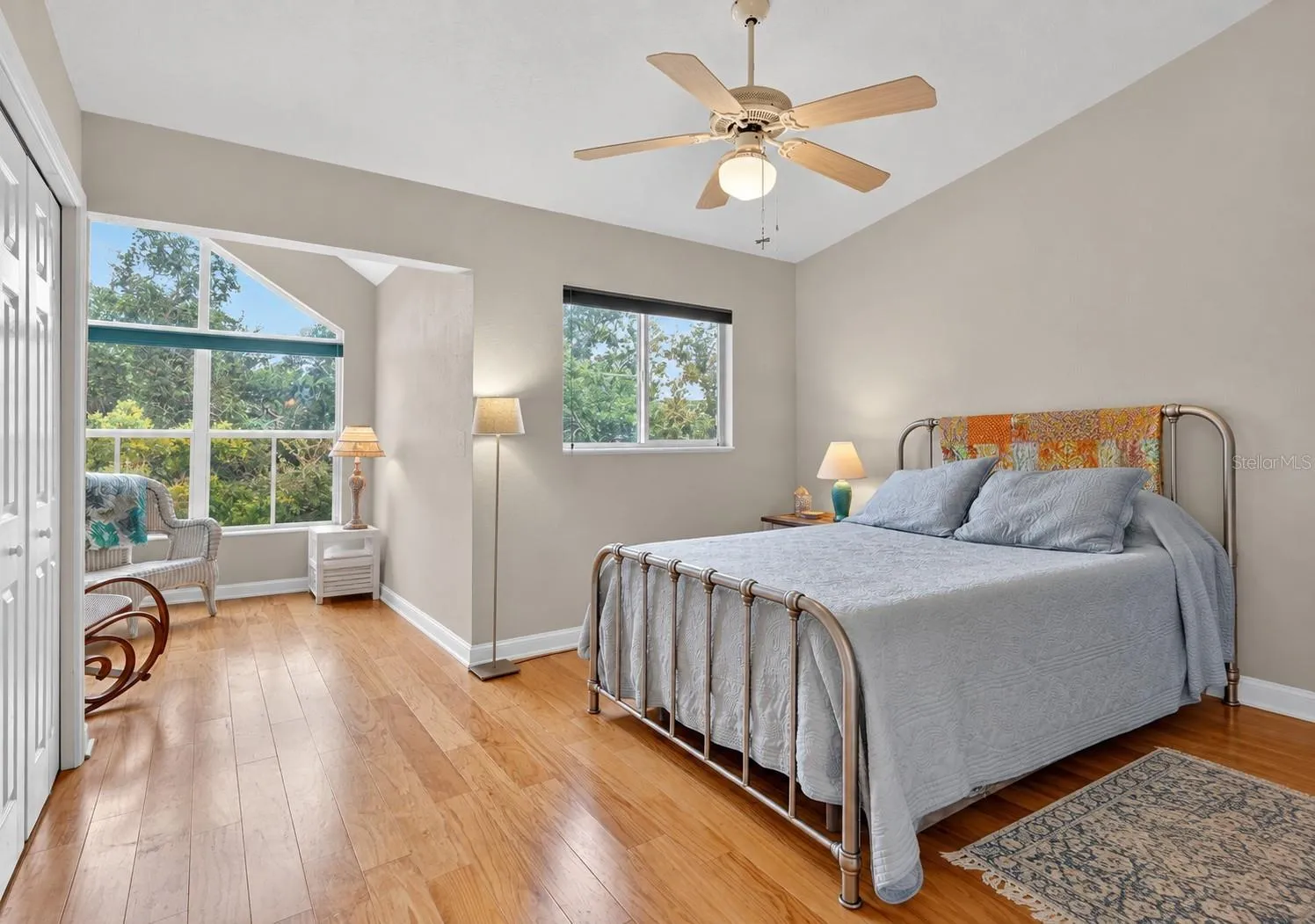 Upstairs guest suite with bonus sitting or office area