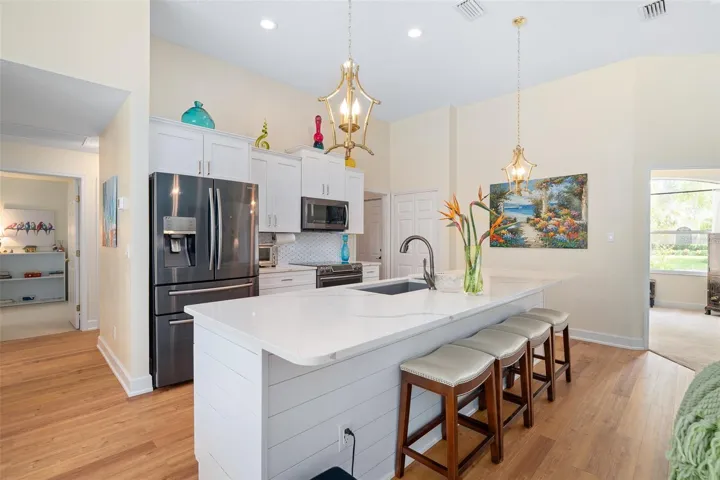 Premium Kitchen w/Quartz Breakfast Bar & Island