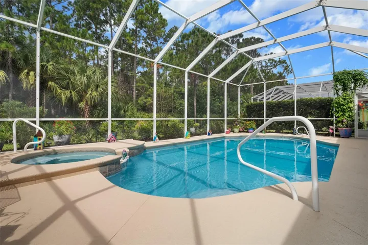 Pool & Jacuzzi
