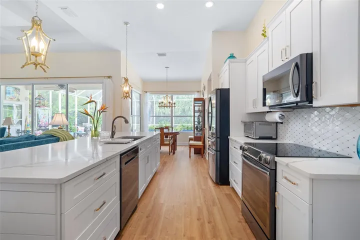 Cambria Quartz Countertops w/Tile Backsplash