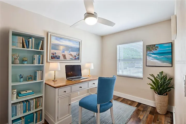 This photo has been Virtually Staged.