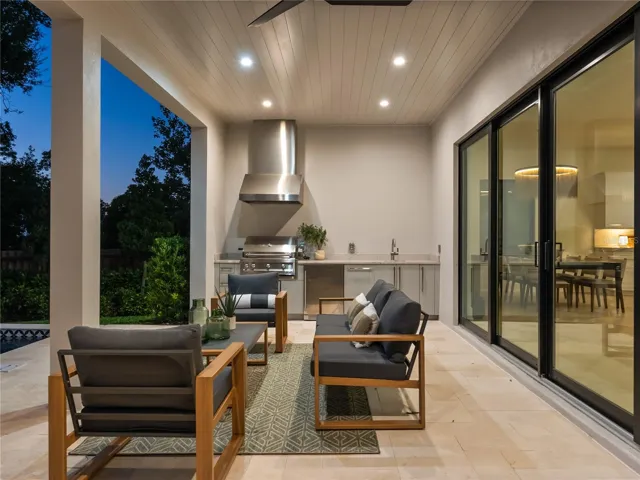 Covered Lanai/Summer Kitchen