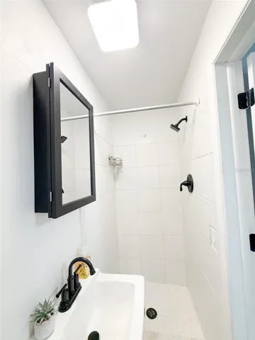 Primary En-Suite
