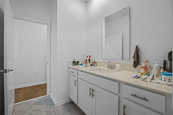 2nd floor bathroom