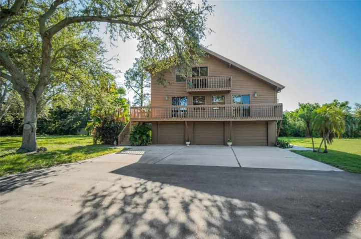 A Hidden Haven in Sought after Seminole!