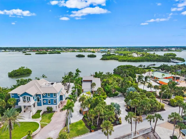 Stunning Open Bay Views!