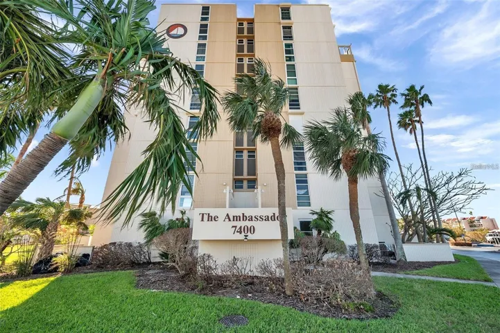 STEPS AWAY FROM THE AMBASSADOR IS A HEATED POOL & SPA, GRILLS, & WALKING TRAIL.