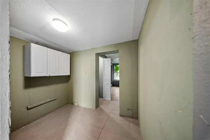 LAUNDRY ROOM FIRST FLOOR
