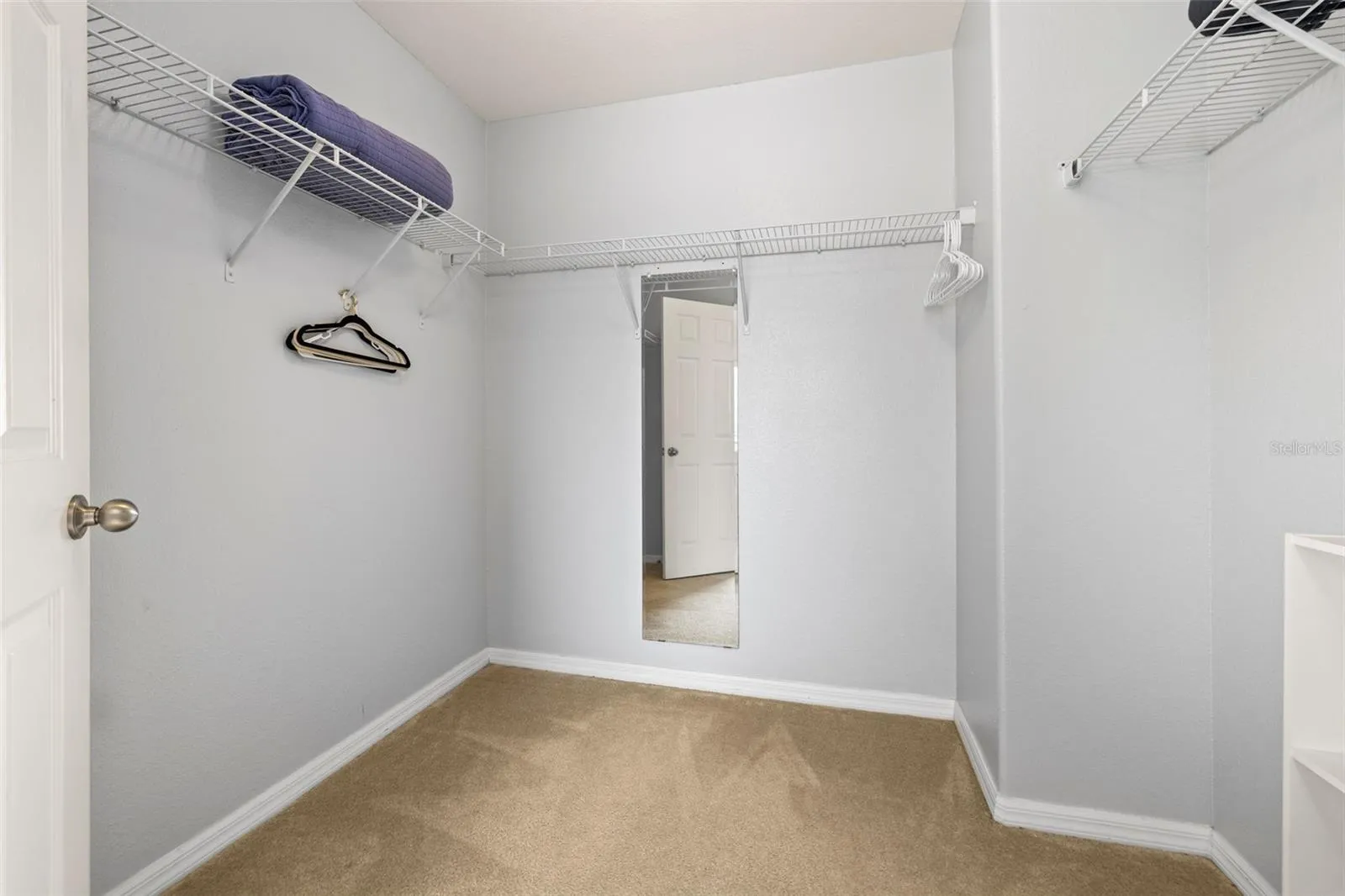 walk in closet Master bedroom