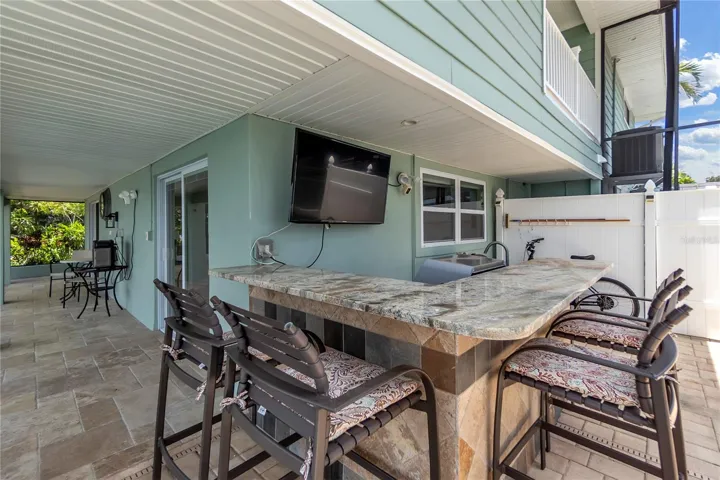 Pool/Outdoor Kitchen Area