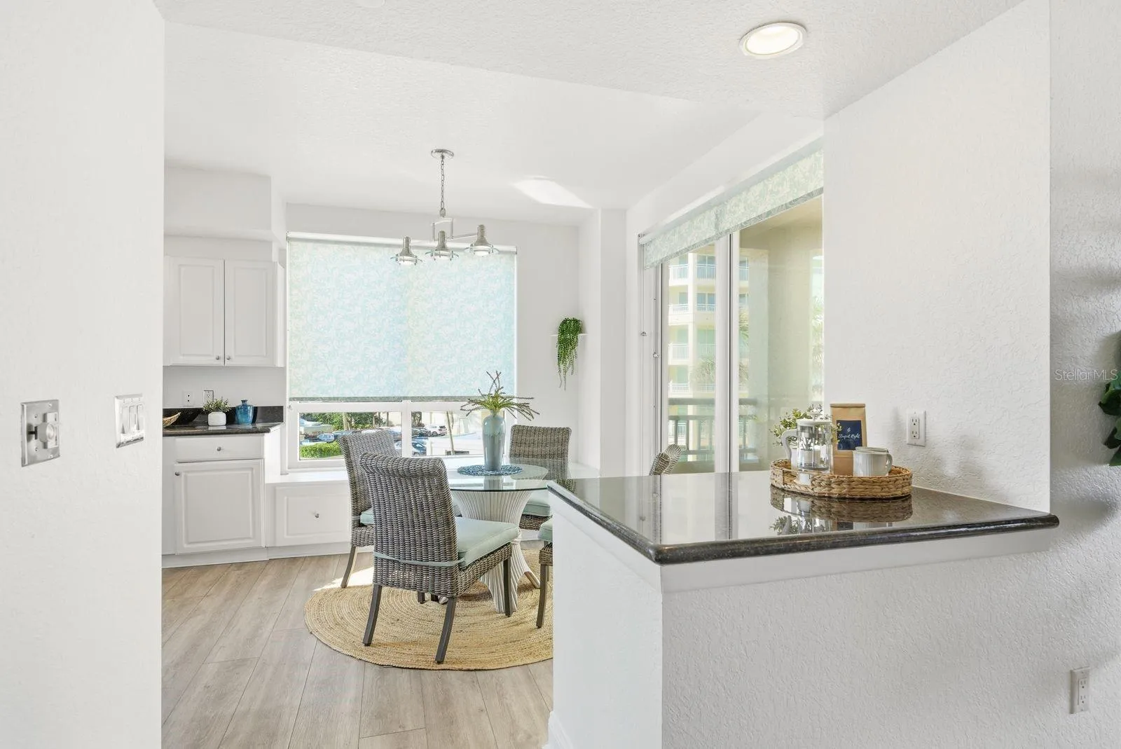 Spacious Kitchen with dining spot