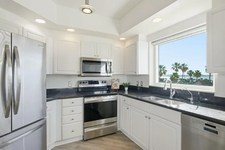 Spacious Kitchen