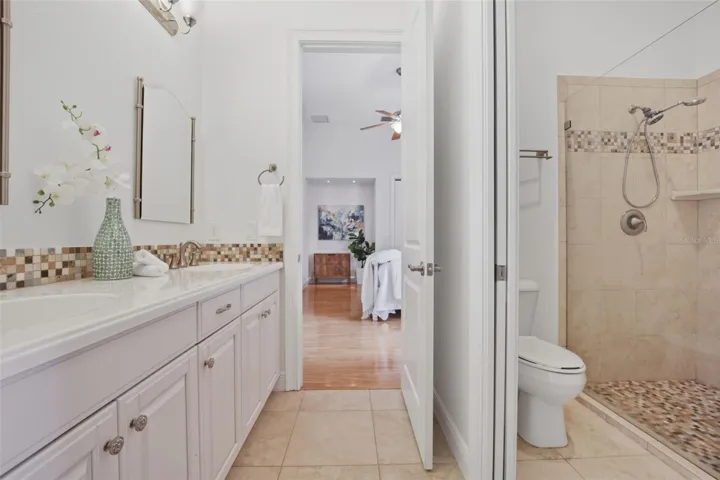 North Wing - Guest Suite Bathroom