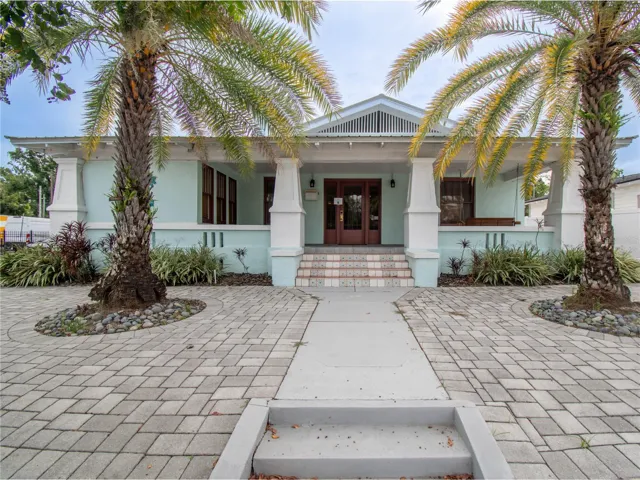 Front facing entry on Florida Ave