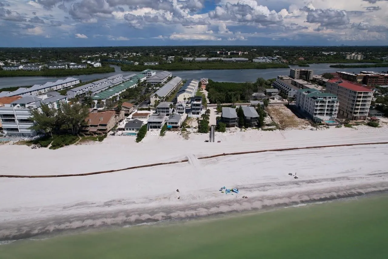 Walk to the Gulf in under a minute.