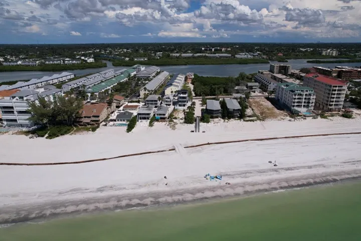 Walk to the Gulf in under a minute.