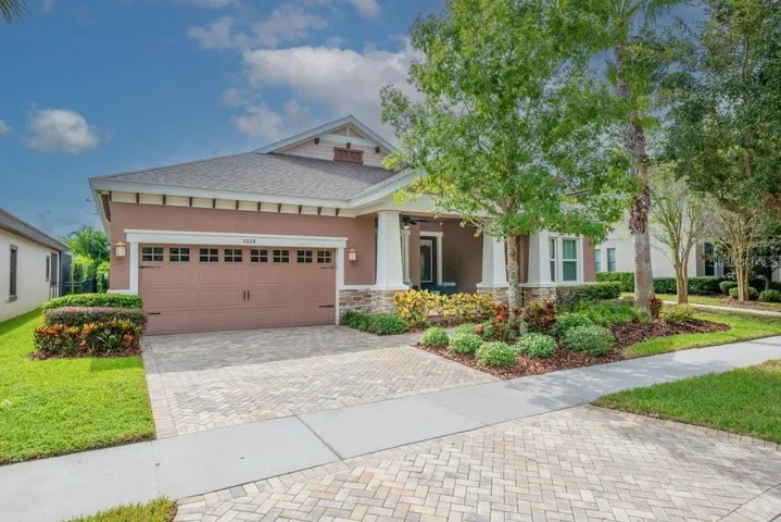 WESTBAY / 3 CAR GARAGE