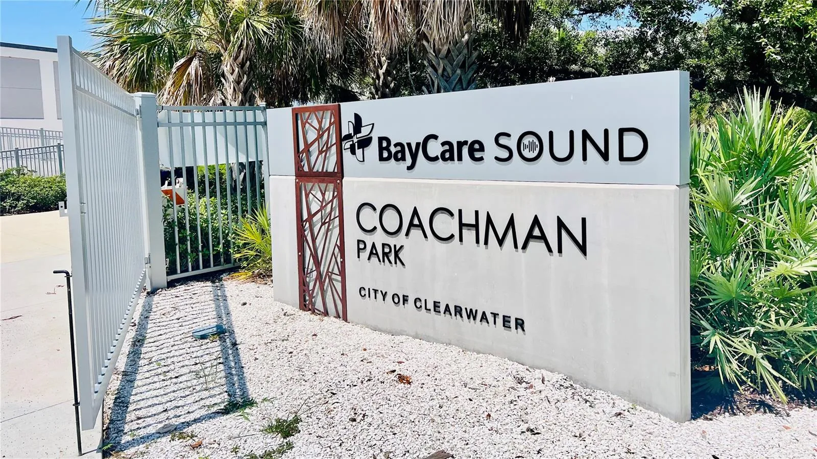 Walking distance to BayCare Sound and Coachman Park