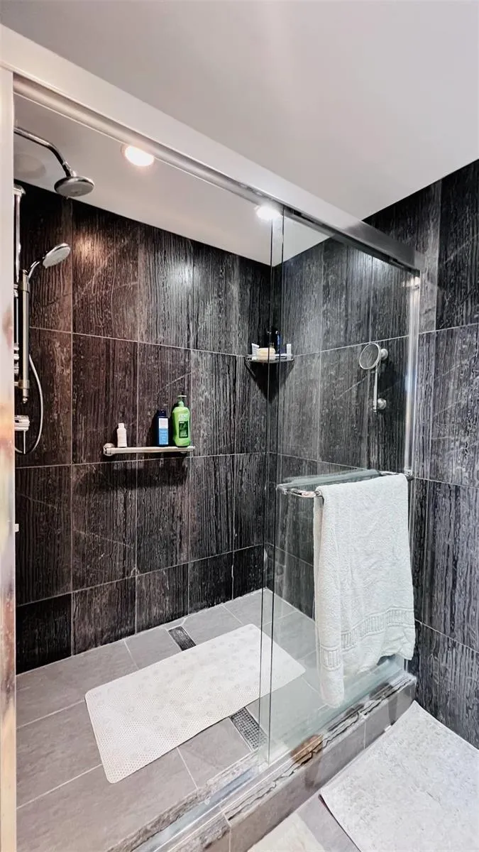 PRIMARY SHOWER