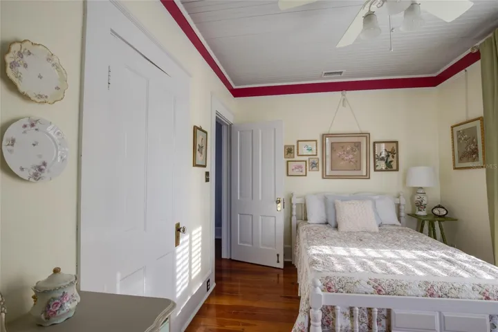Serene bedroom