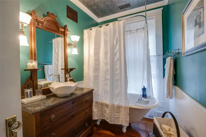 Timeless bathroom