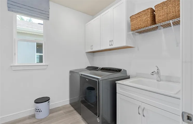 Actual home photo. Colors, finishes, textures and options may appear differently in person due to variations in monitors and viewing devices.