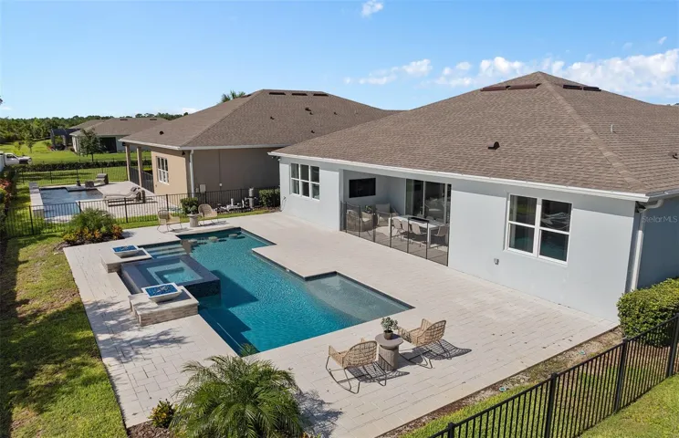 Actual home photo. Colors, finishes, textures and options may appear differently in person due to variations in monitors and viewing devices.