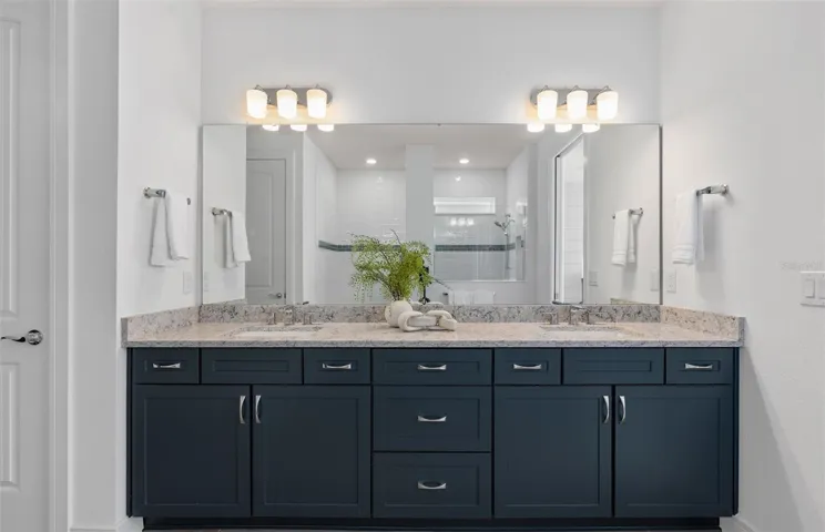 Actual home photo. Colors, finishes, textures and options may appear differently in person due to variations in monitors and viewing devices.
