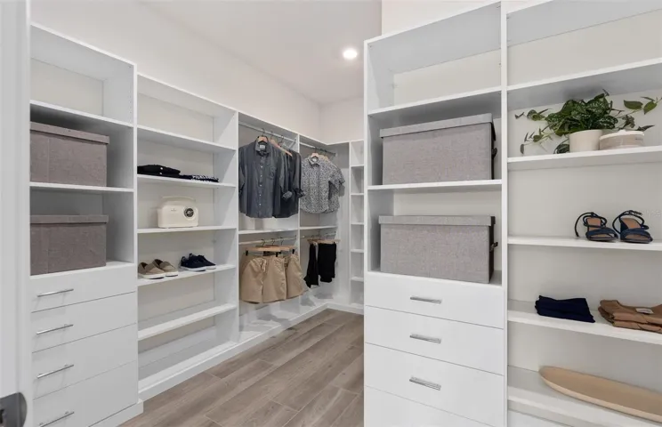Actual home photo. Colors, finishes, textures and options may appear differently in person due to variations in monitors and viewing devices.