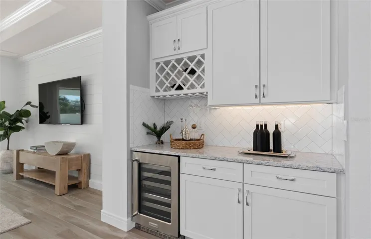 Actual home photo. Colors, finishes, textures and options may appear differently in person due to variations in monitors and viewing devices.