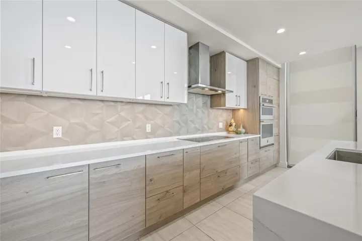 Plenty of roll out drawers and cabinet space