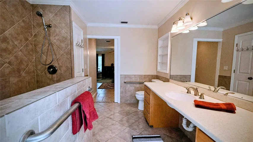 guest suite-walk in shower